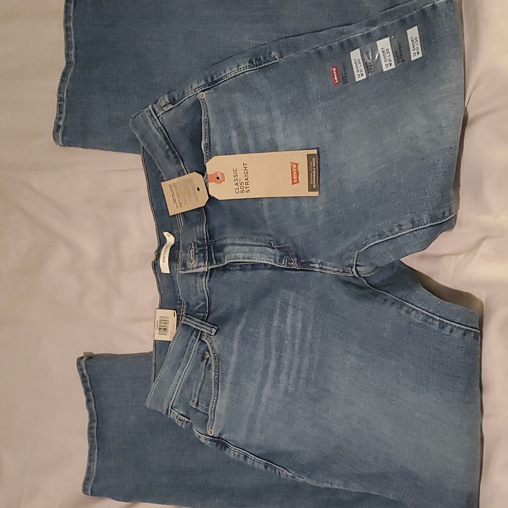Levis W31 L30 still with tags!
